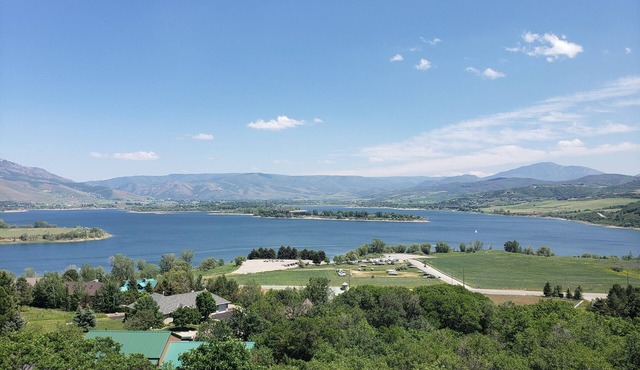 Breathtaking Views! PRIVATE INDOOR POOL, Outdoor Hot Tub, Sauna, Game Room & Gym