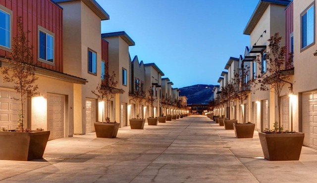 Breathtaking Views, Shopping Center Steps Away!