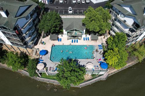 Breathtaking Views - Two Pools - Enclosed Balcony