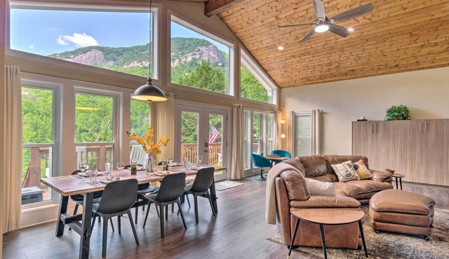 Breathtaking Views: Unique Chimney Rock Cottage!