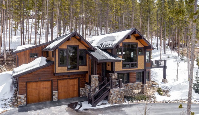 Breathtaking Views in Secluded Luxury Cabin in Breckenridge