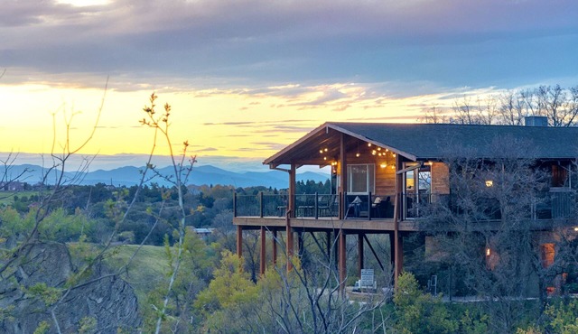Breathtaking Views in Castle Pines North
