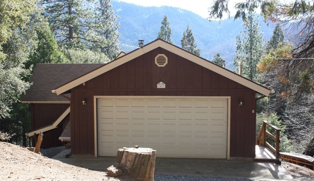 Breathtaking views of Slate Mountain and the Sequoia National Forest.