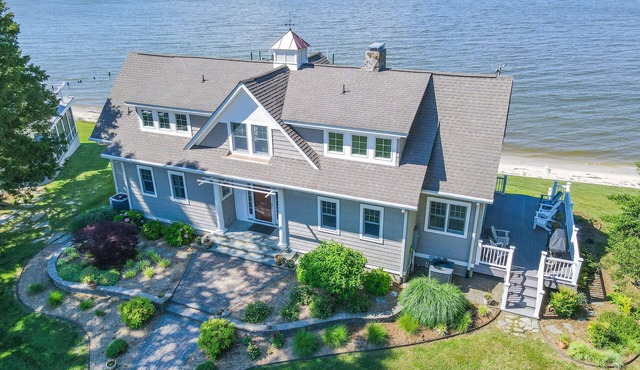 Breathtaking Waterfront Retreat in Montross, Virginia
