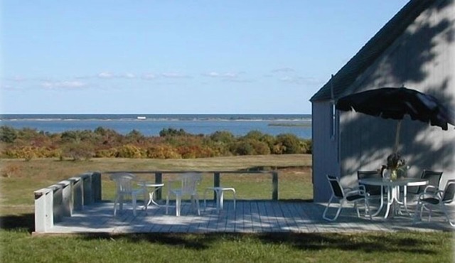 Breathtaking Waterviews with Private Beach - Harbour House with AC and Heat