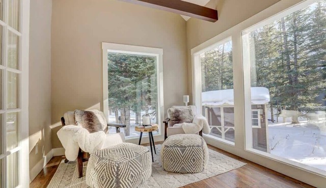 Breck Cabin | Game Room & 10 minutes to Slopes