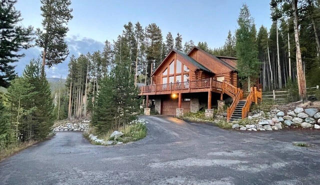 Breck Cabin/Mins from Town & Lifts/Hot Tub