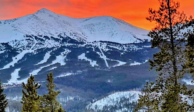 Breck Farmhouse with Incredible 10 Mile Views