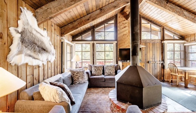 Brecken Haus | Charming Rustic Cabin Retreat in Breckenridge