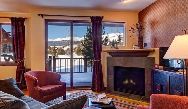 Breckenridge 3 Bedrm Townhouse, Private Hot Tub, near Golf, Hiking & Bike trails