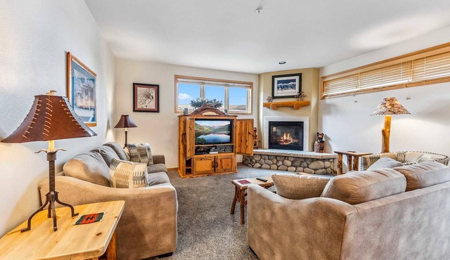 Breckenridge Condo with Hot Tub Access