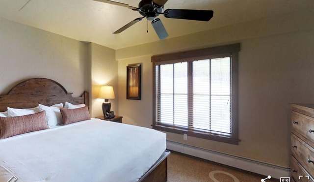 BRECKENRIDGE Grand Lodge Peak 7-Deluxe Ski in/Ski Out 1 BR Suite, 12/14-21
