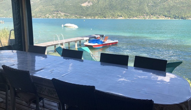 BREDANNAZ, Spacieuse Villa, Vue lac, PONTON ET PLAGE 15 PERS.