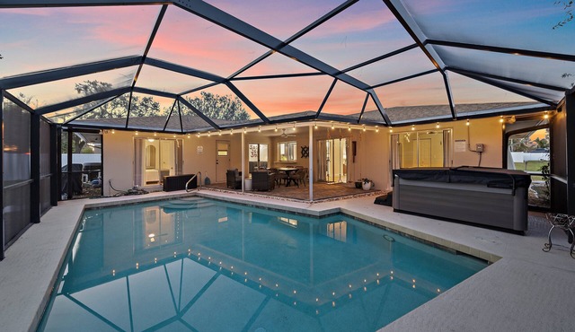 Breezemont Bungalow | Private Heated Pool, Hot tub + Sauna