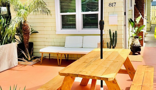 Breezy Bayside Escape — Cottage with Patio in Heart of Mission Beach