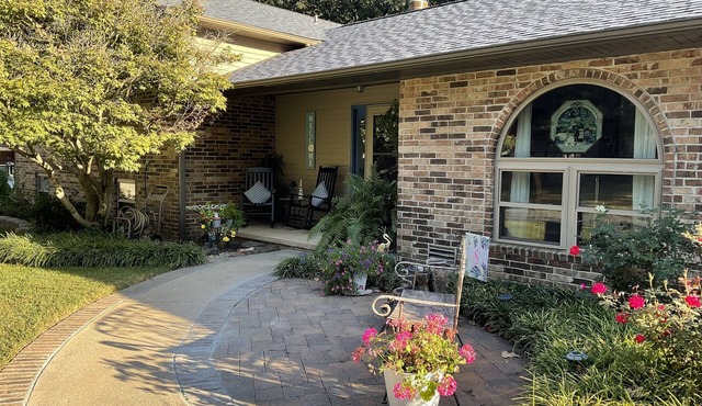 Breezy Beach is a cozy unique home close to it all .