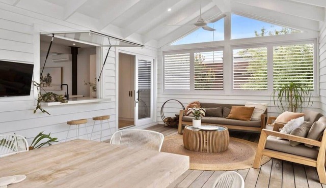 Breezy Beach Vibes 350m from Fisherman’s Shore