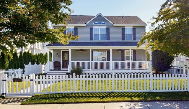 Breezy Ocean City Home: Walk to Beach + Boardwalk!