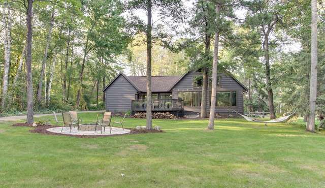 Breezy Point Cabin: Deck w/Golf Course Views!