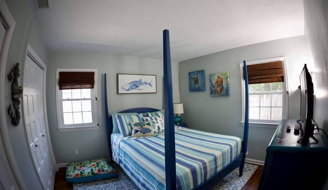 Breezy, Quaint, and Dog- Friendly North End duplex.