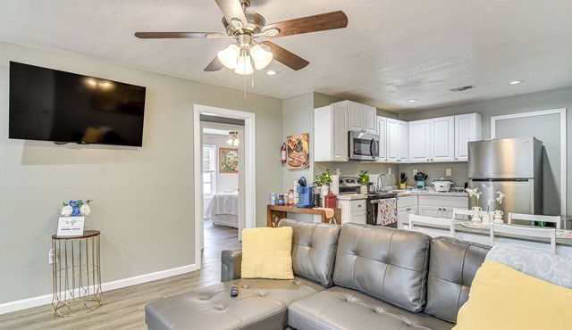 Breezy Tampa Home w/Yard: Perfect for Long Stays