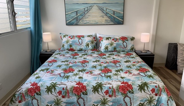 Breezy Waikiki Apartment sleeps 6 with Free Parking