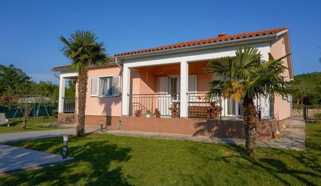Breg Ivanovci - Three Bedroom Villa with Swimming Pool