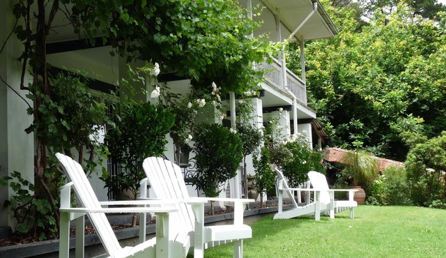 Brentwood B&B Apartments