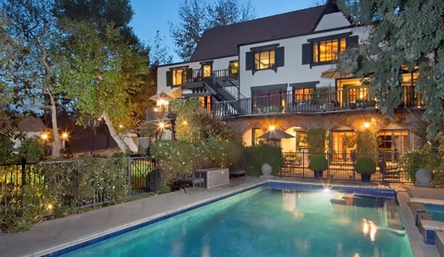 Brentwood Chateau Ocean & City Views Very Private , Heated Pool & Spa