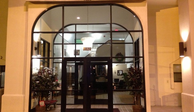 Brentwood Inn & Suites
