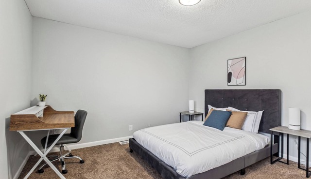 Brentwood U10 I Cozy & Comfy I 2Bd I Free Parking