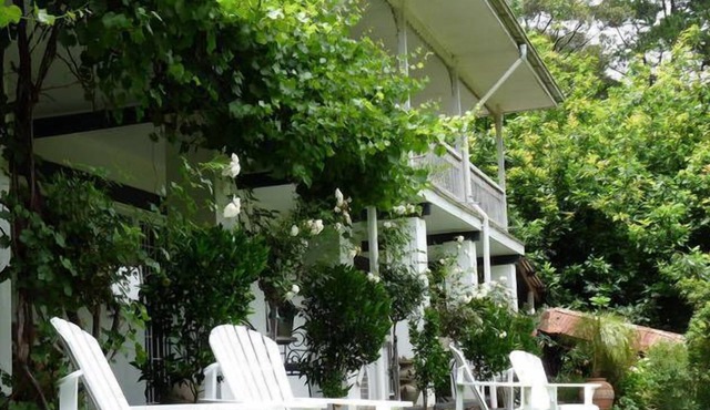 Brentwoood B&B Apartments - Meadow view Apartment - Stunning Getaway for Couples