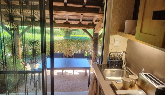 Bresse farmhouse with garden & swimming pool between Mâcon & Bourg-en-Bresse