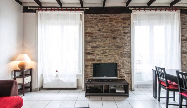 BREST Large T3 near city center, port, Capucins. Free parking. Wifi