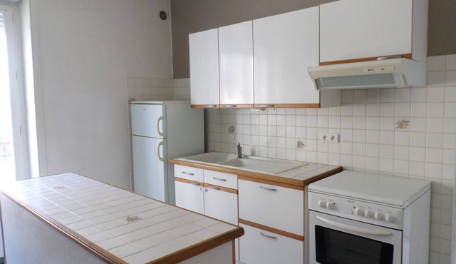 BREST T3 quiet, near hypercentre, Capucins, port. Free parking.