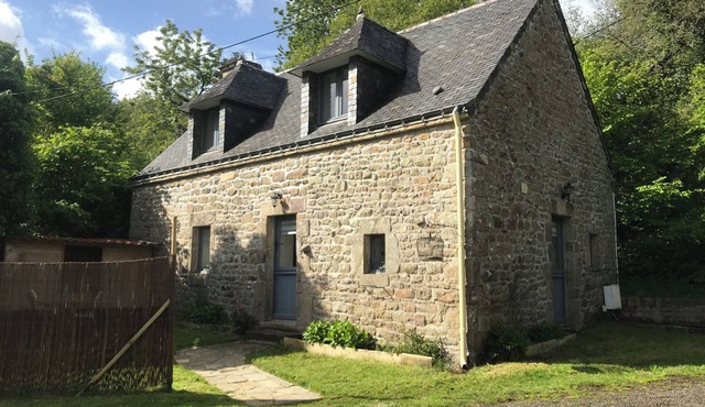 Breton cottage in the countryside, calm & comfort