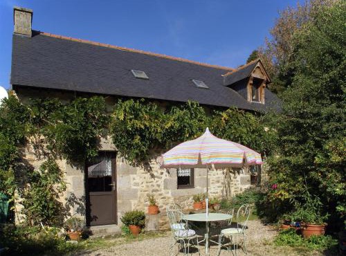 Breton Escape in Querrien