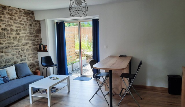 Breton farmhouse, many hiking trails, with the Emerald Coast 1/2h away