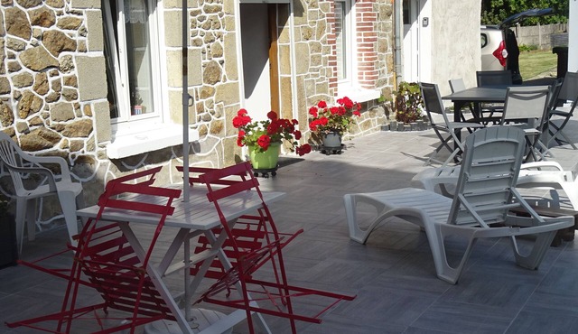 BRETON HOUSE 4 PEOPLE