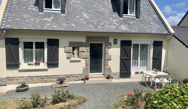 Breton house between land and sea