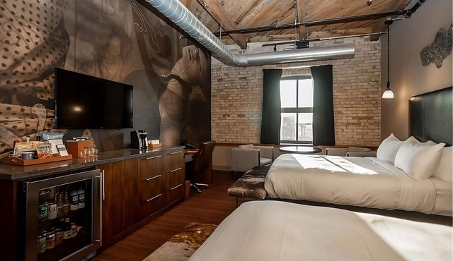 Brew City Retreat, 4 Modern Units, Pets Allowed, Close to Erie Street Plaza!