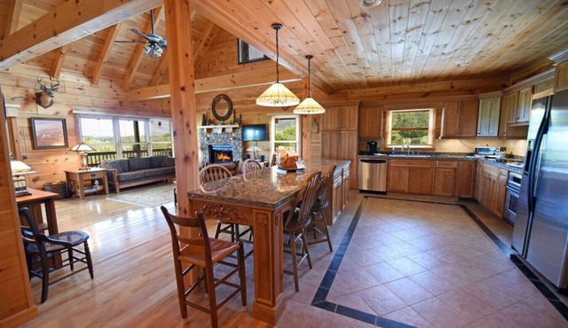 Brew with a View-sleeps 8 hot tub game room, wifi. firepit, gas fireplace