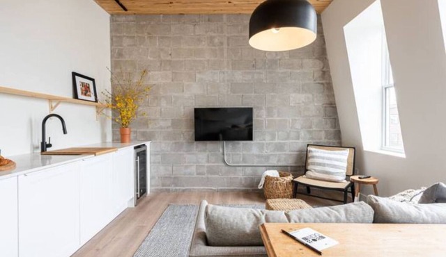 Brewery Park 2302 - Stylish Contemporary Suite