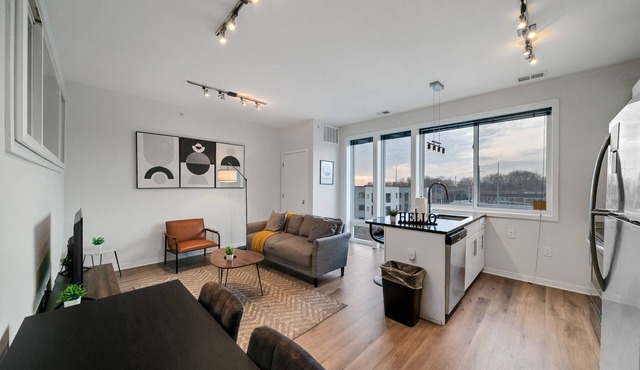 Brewerytown Condo I Free Parking I Pool I Gym