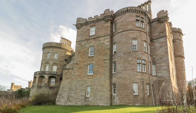 BREWHOUSE FLAT - CULZEAN CASTLE, romantic, with a garden in Maybole