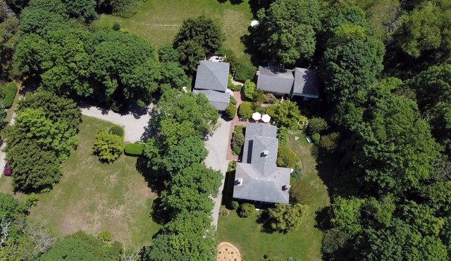 Brewster Historic Homestead -Main House, Carriage House, Heritage Barn/Game Room