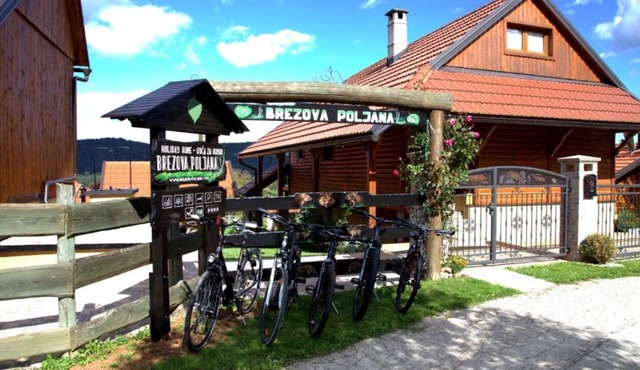 Brezova Poljana Lodge with Sauna and Hot-Tub - Five Bedroom Holiday Home