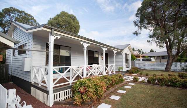 Briar Rose Cottages - Cedar Cottage