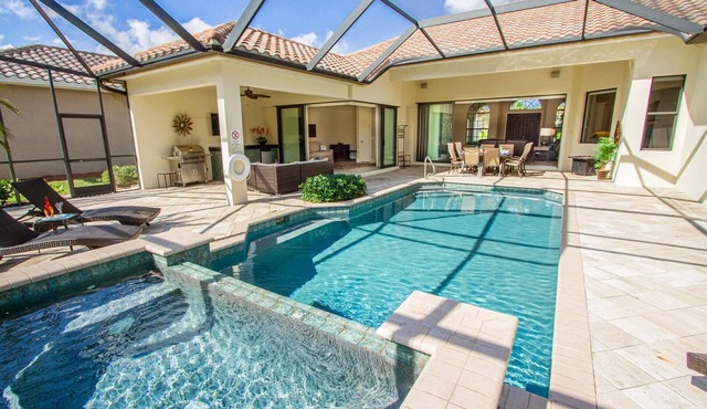 Briarwood: Home w/two primary suites-saltwater pool/spa & outdoor kitchen & entertaining area w/TV