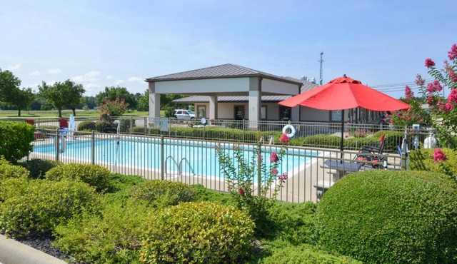 Briarwood Inn Of Geneva